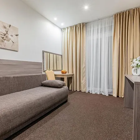 哈勃沃酒店 2* 鲁容贝罗克